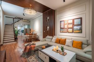 The Lightwell House Luxury Jacuzzi and Central
