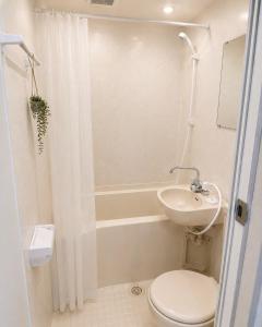 SALE 8 minutes on foot from Hiroo 12 minutes from Ebisu 1 stop from Shibuya Compact and comfortable room
