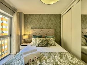 Faro Modern by Homing