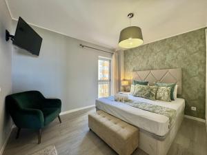 Faro Modern by Homing