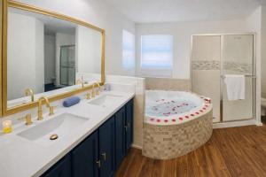 Desert Oasis 4 Bedroom Hot Tub Pool Table Pool