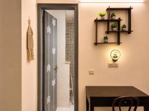 Entire 2 Bhk near Medanta Hospital