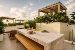 New Tropical Villa - Private Pool & Sunset rooftop