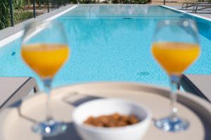 Camping Nevia - Mobile Home with Sea View & Shared Swimming Pool