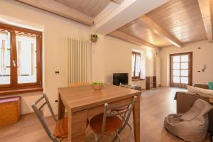 Duplex moderno nel cuore di Nago-Torbole per 5
