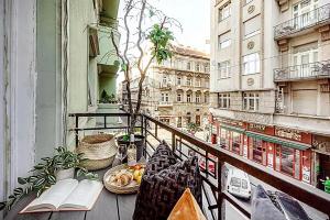 Super Central Cosy 3BR Near NewYork Cafe with Balcony