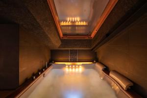 Luxury flat with private sauna and jacuzzi