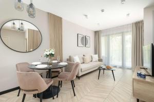 Stylish Apartment with Access to the Gym and Spa Zone by Renters Prestige