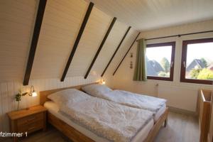 6 Personen Ferienhaus mit 4 Schlafzimmern auf drei Etagen mit Blick auf den Weltschiffahrtsweg in Otterndorf