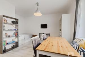 Konstadta Studio by LookAp