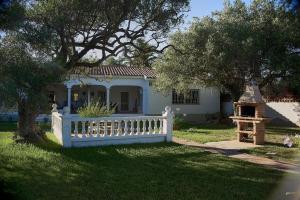 Villa with great garden and pool