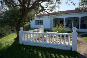 Villa with great garden and pool