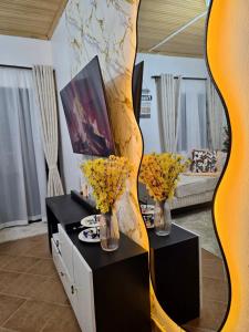 UrbanHive 2BR Gladwins