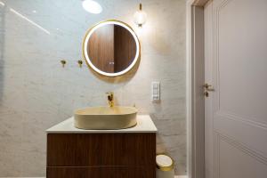 Aleja Krakowska 201 Signature Apartment by BookingHost