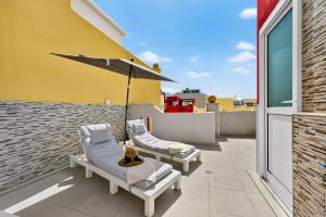Spacious 3-Bedroom Apartment with Panoramic Sea Views