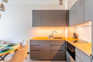 Apartament Liliowy 61E BASEN by Holiday Park & Apartments