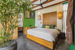 Vibrant Tropical Sanctuary, Charming 2BR Villa