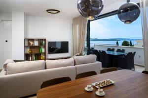 Brand new Lux apartment G & L with hot tub