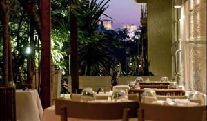 A Step from Lycabettus- 100m2