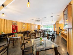 Galleria 12 Sukhumvit Bangkok by Compass Hospitality