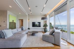 Sunrise - The Twin Villa by PikHost