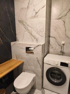 Apartament 4 os Primavera z basenem całorocznym, jacuzzi i parkingiem