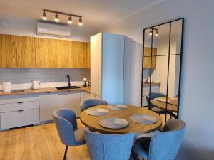Apartament 4 os Primavera z basenem całorocznym, jacuzzi i parkingiem