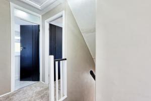 3 Bed - Sleeps 5 - Wi-Fi - Parking