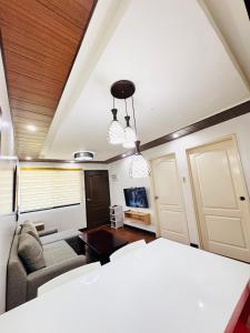Homie Vibe One Oasis 2BR Beside SM mall
