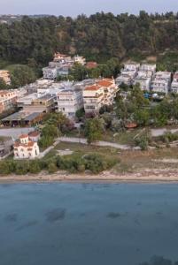 Beach House Deluxe 2-Bedroom apartment Aghia Triada