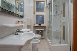 Charming Dorsoduro Venice Stay Near Art Museums and Canals
