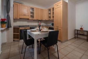 Charming Dorsoduro Venice Stay Near Art Museums and Canals