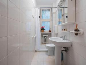 Charming Dorsoduro Venice Stay Near Art Museums and Canals
