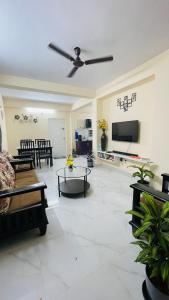 Cozy 1 BHK Stay Near US Embassy & IT Hub