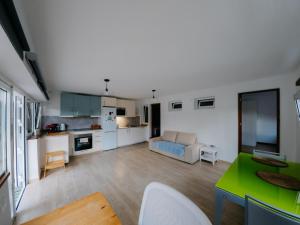 Casa Vidana con jardín privado y pista de pádel