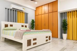 Vintage 3BHK Near Capital Park & Rameswaram-Cafe 303