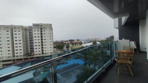 Lazzlla Gardens Luxurious 3 BR Apartment