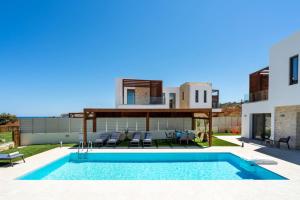 Lux Villa Nymphes Dioni, 30m from beach with Pool, BBQ and Play Area