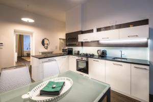 Luxury Modern Designed Oldtown Apartment