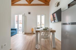 Estay - Lovely Marina Roof