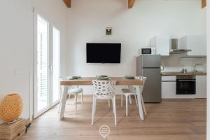 Estay - Lovely Marina Roof
