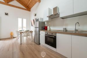 Estay - Lovely Marina Roof