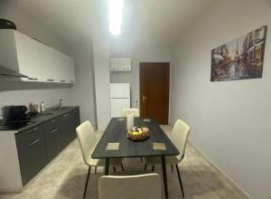 Nunus Central Apartment