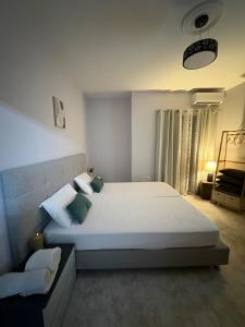 Nunus Central Apartment