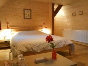 Double Room with Private Bathroom 'De hooischuur' 