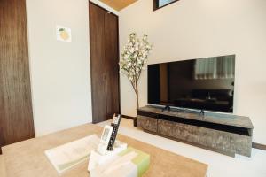 New! Direct access to Namba es-Maison今里 新深江駅徒歩2分 広々3LDK一棟貸切 大型駐車場付き 最大11名