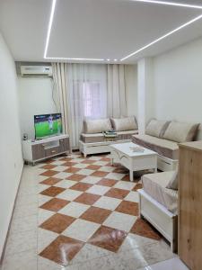 Appartement F3 bien équipé à boulevard millenium oran