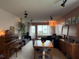 Cozy apartment in Reykjavík by the Sea