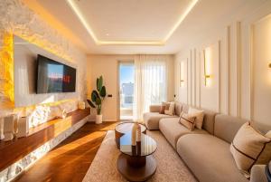 CFC Skyline Escape Huge Terrace, GYM & Parking