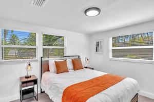 Oakland Park Oasis Heated Pool 4BR Retreat